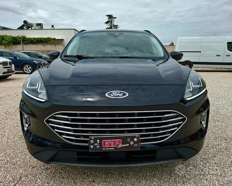 Usata Ford Kuga Titanium 120 CV (88 kW) 2022 Nero SUV