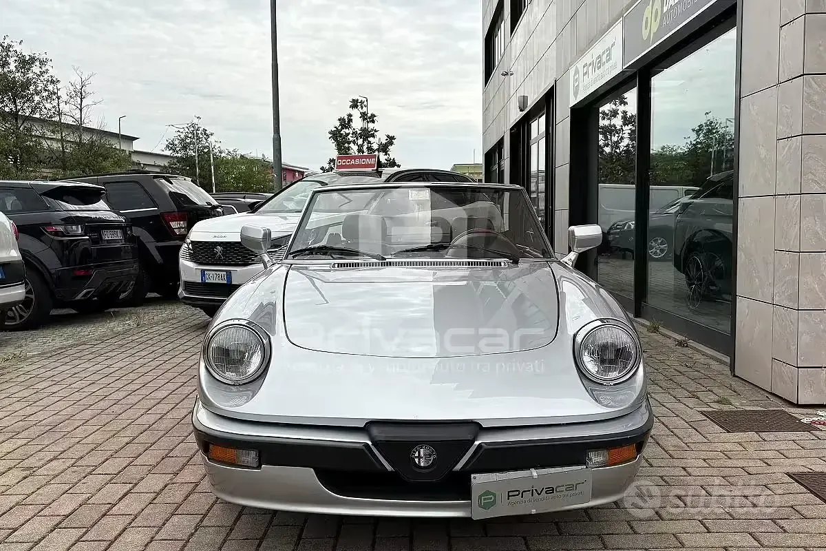Usata Alfa Romeo Spider 128 CV (94 kW) 1986 Grigio Cabrio