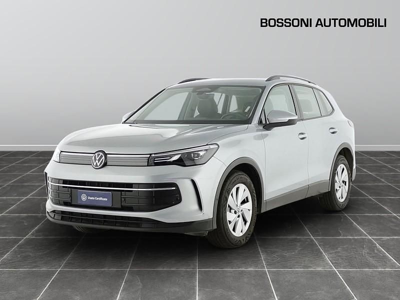 Grigio Usata 2024 VW Tiguan Life SUV | 34.900 € (Buon prezzo) - Immagine 1/4