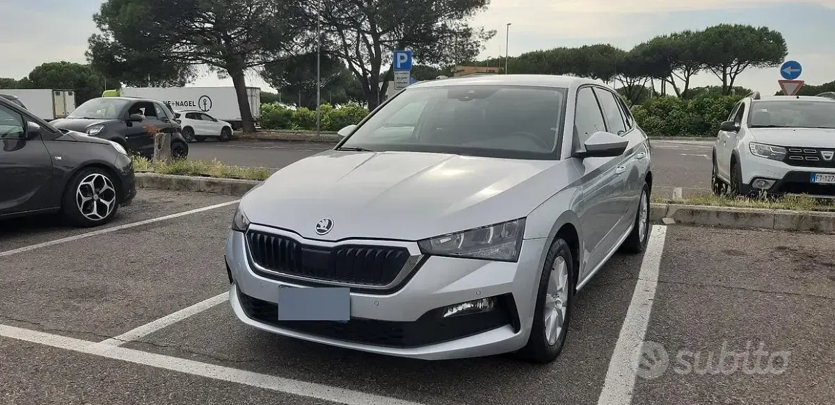 Usata Skoda Scala Ambition 116 CV (85 kW) 2021 Grigio Utilitaria