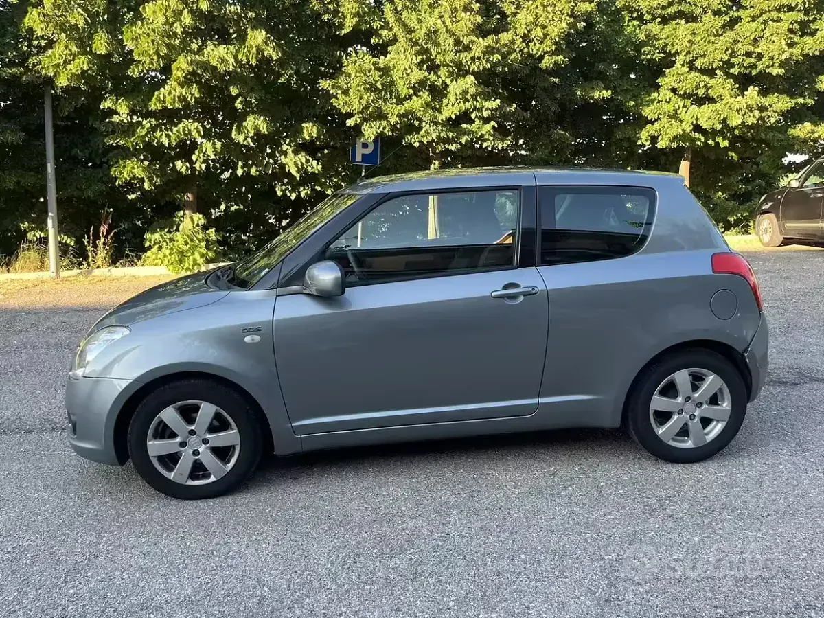 Usata Suzuki Swift 75 CV (55 kW) 2008 Grigio Utilitaria