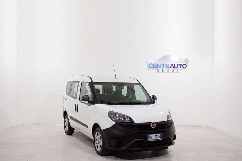 Usata Fiat Doblò Easy 105 CV (77 kW) 2022 Bianco Monovolume