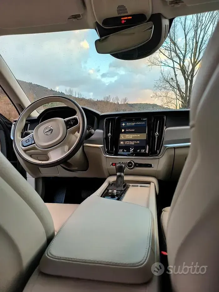 Usata Volvo S90 Business Edition 190 CV (139 kW) 2018 Grigio Berlina