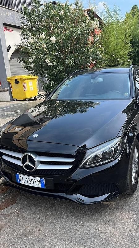 Usata Mercedes C180 129 CV (94 kW) 2016 Nero Station wagon