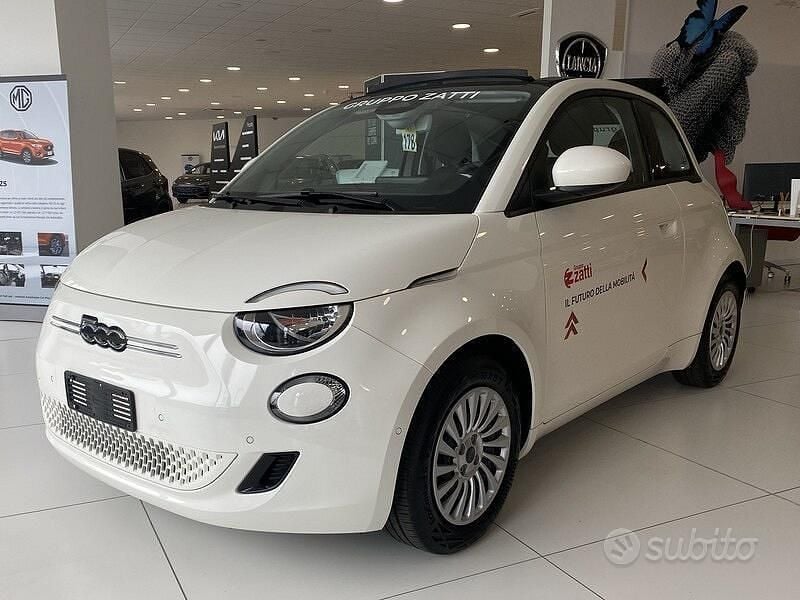 Usata Fiat 500e 69 kW (95 CV) 2024 Cabrio