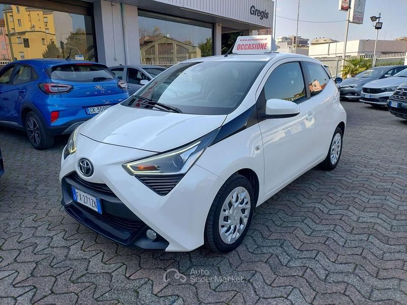 Bianco Usata 2019 Toyota Aygo X-play Due volumi | 10.800 € (Buon prezzo) - Immagine 1/4