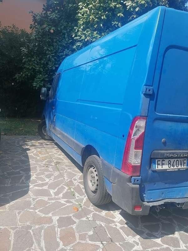 Usata Renault Master 122 CV (89 kW) 2017 Blu/azzurro Furgone