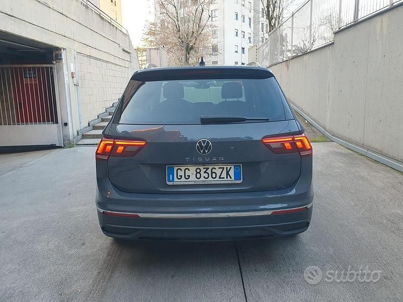 Usata VW Tiguan Life 150 CV (110 kW) 2021 Grigio SUV