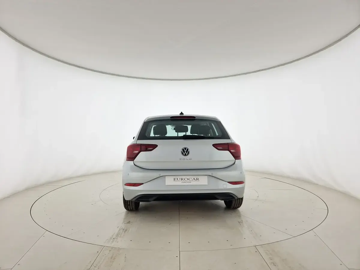 Usata VW Polo Life 95 CV (69 kW) 2024 Reflex silver metallizzato Utilitaria