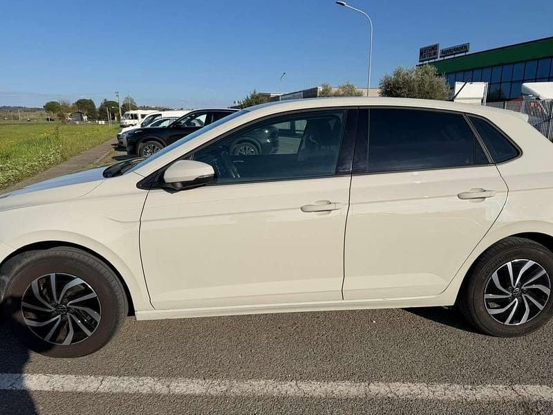 Usata VW Polo Life 80 CV (58 kW) 2024 Bianco Utilitaria