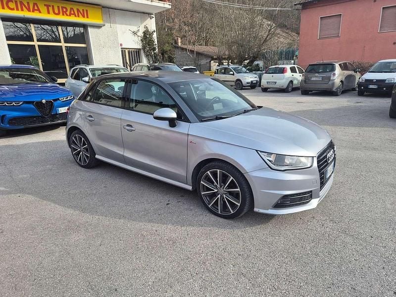 Usata Audi A1 Sportback S-Line 90 CV (66 kW) 2017 Argento/tetto nero Utilitaria