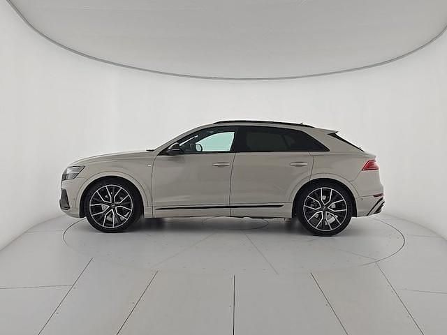 Usata Audi Q8 Sport 231 CV (169 kW) 2022 Beige SUV