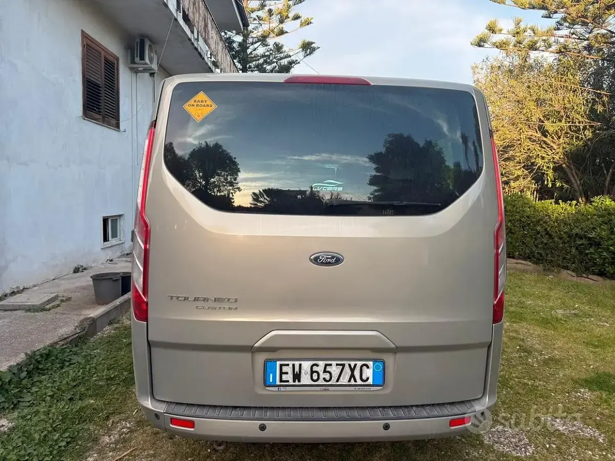 Usata Ford Tourneo 155 CV (114 kW) 2014 Monovolume