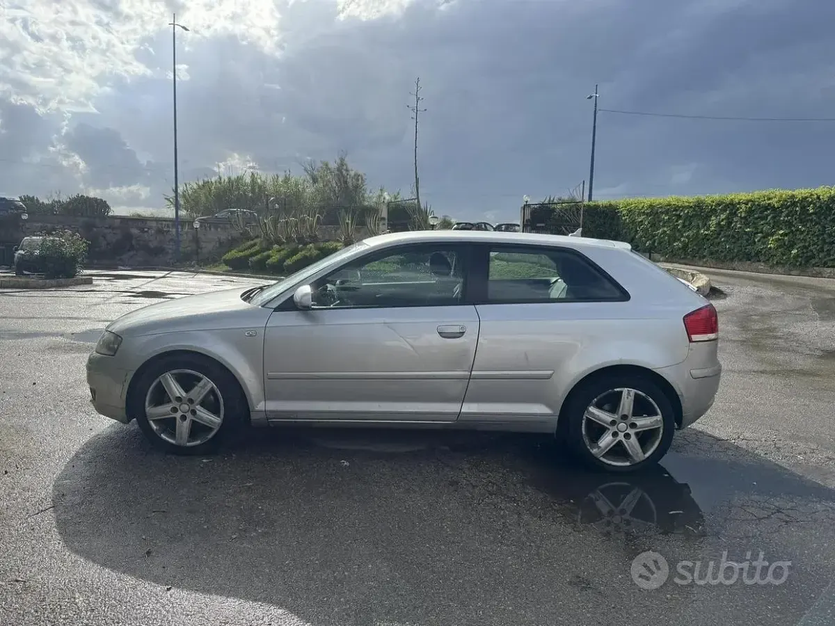 Usata Audi A3 102 CV (75 kW) 2003 Grigio Utilitaria