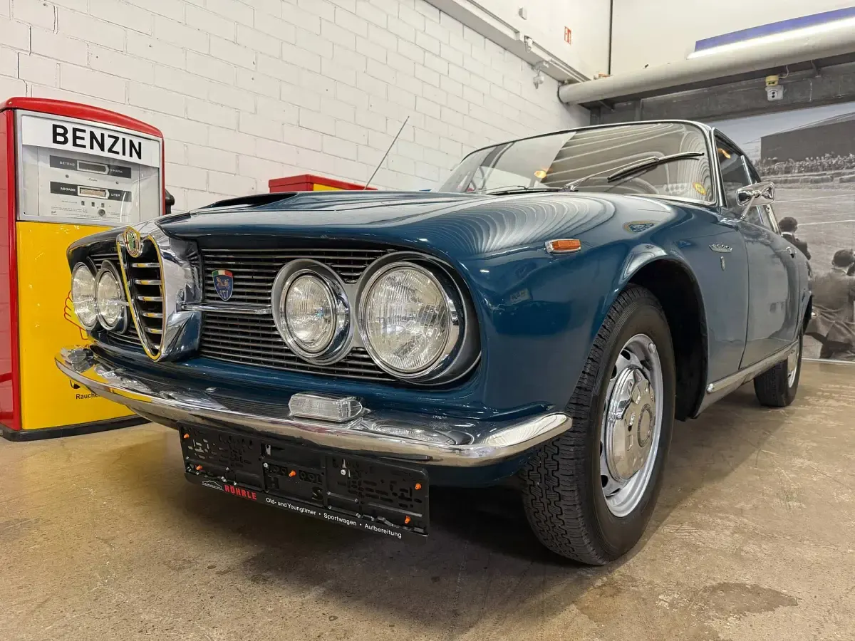 Usata Alfa Romeo 2600 Sprint 145 CV (106 kW) 1964 Blu Coupé