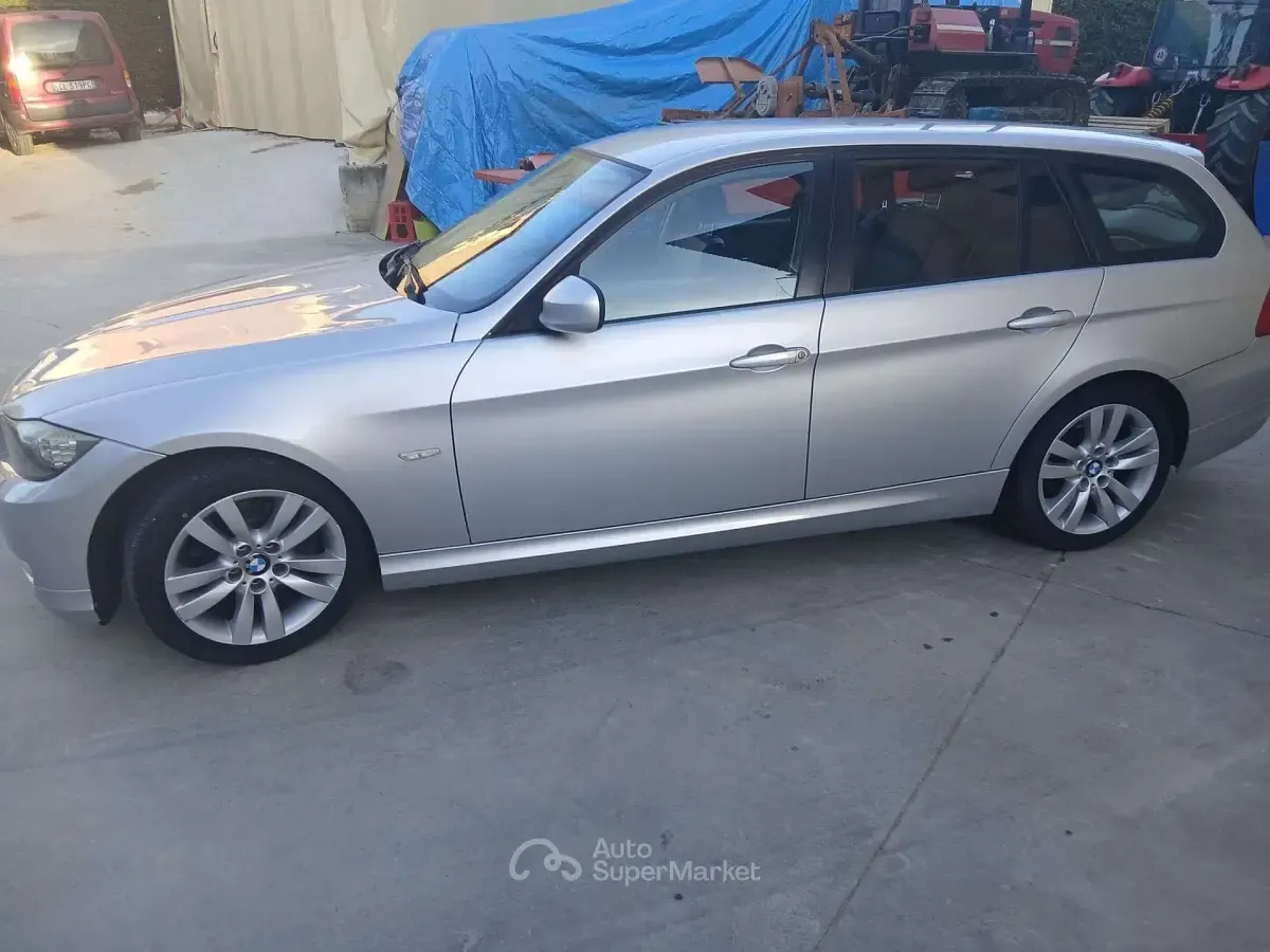 Usata BMW 318 143 CV (105 kW) 2011 Argento Station wagon