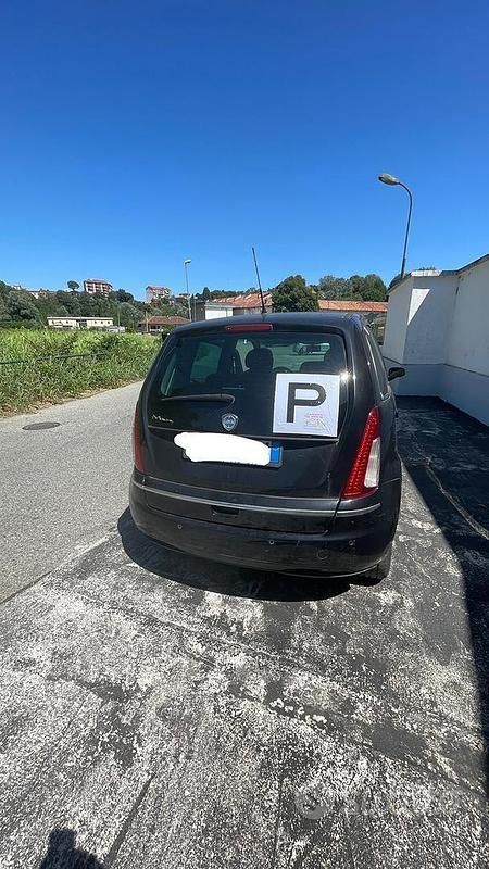 Usata Lancia Musa 95 CV (69 kW) 2008 Nero Monovolume