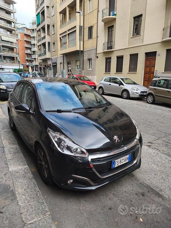 Usata Peugeot 208 Active 82 CV (60 kW) 2018 Utilitaria