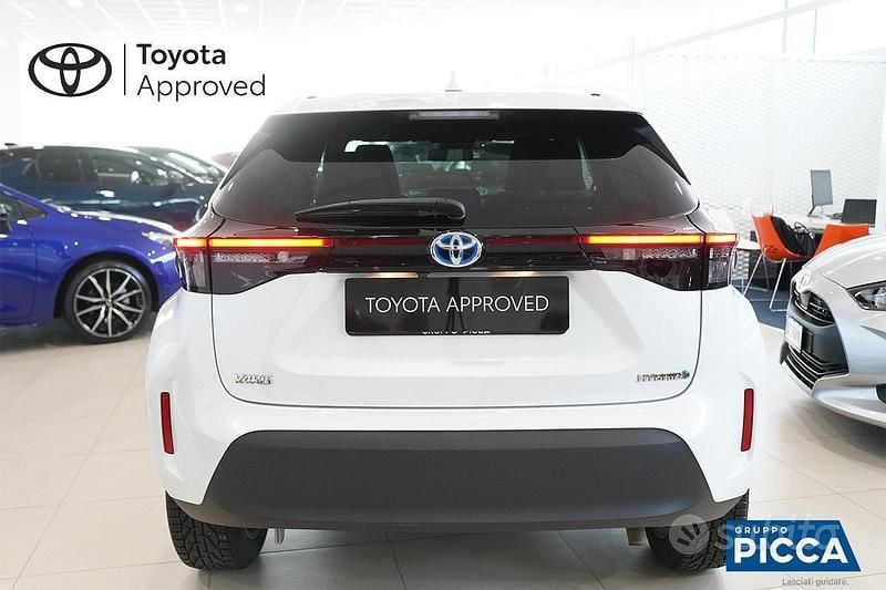 Usata Toyota Yaris Cross Trend 116 CV (85 kW) 2021 Grigio SUV