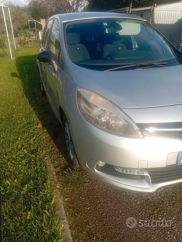 Usata Renault Scénic III LIMITED 110 CV (80 kW) 2015 Grigio Monovolume