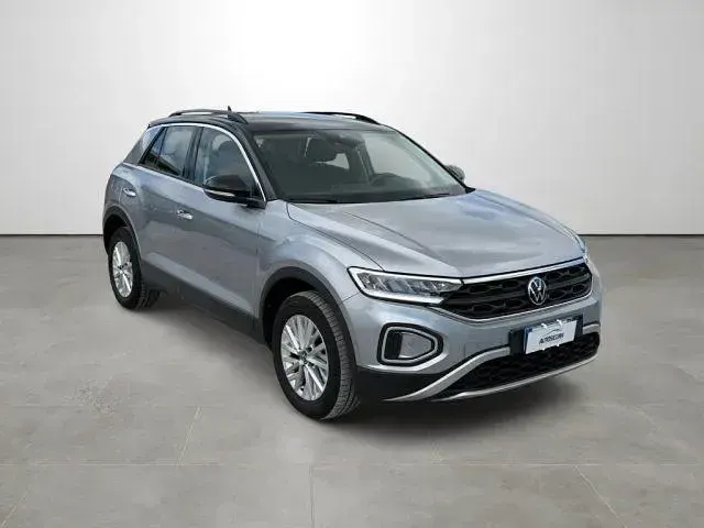 Usata VW T-Roc Life 116 CV (85 kW) 2025 Argento SUV