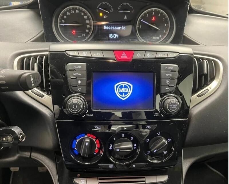 Usata Lancia Ypsilon Gold 69 CV (50 kW) 2020 Bianco Utilitaria