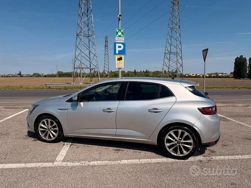 Usata Renault Mégane III Intens 110 CV (80 kW) 2016 Grigio Berlina