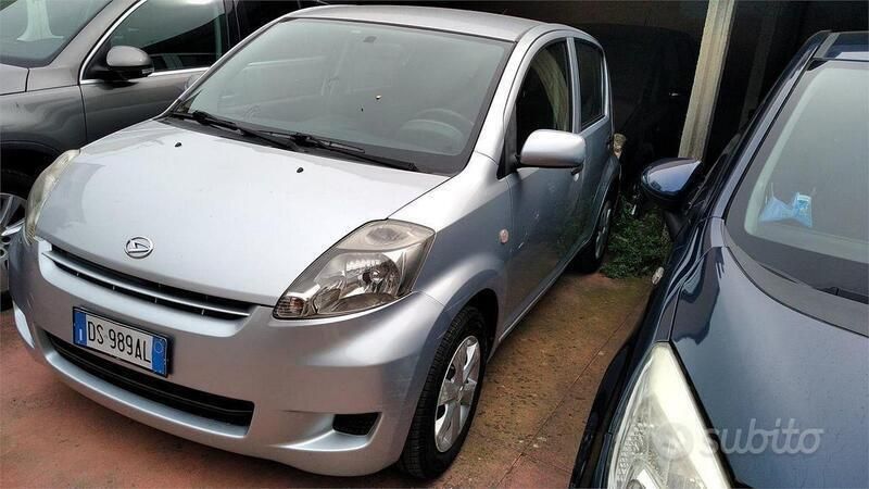 Usata Daihatsu Sirion 58 CV (42 kW) 2008 Argento Utilitaria