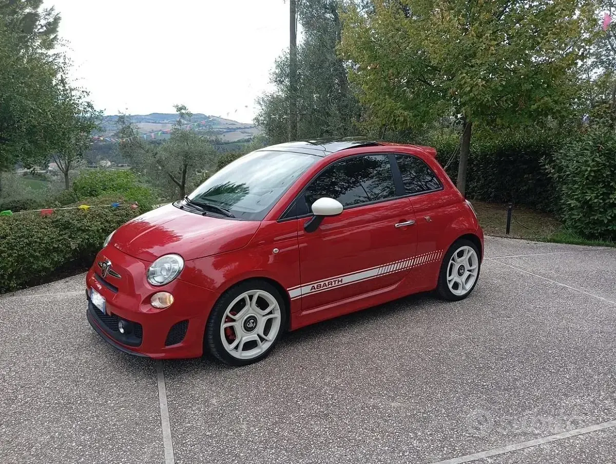 Usata Abarth 500 135 CV (99 kW) 2012 Rosso