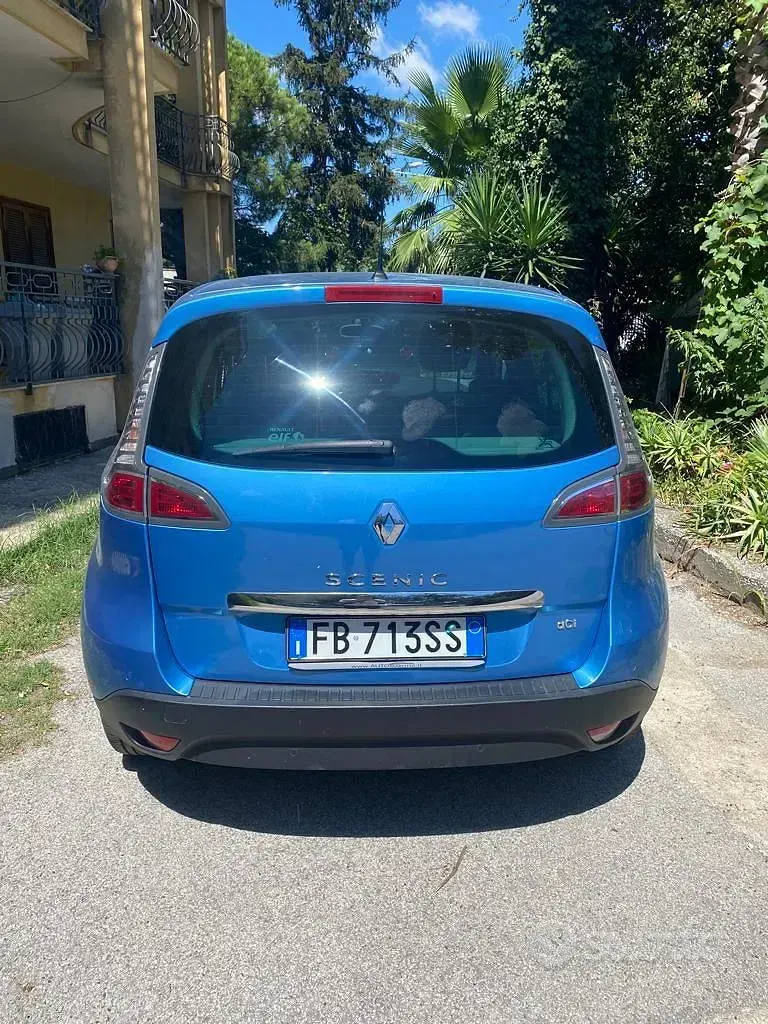 Usata Renault Scenic E-Tech 110 CV (80 kW) 2015 Blu Monovolume
