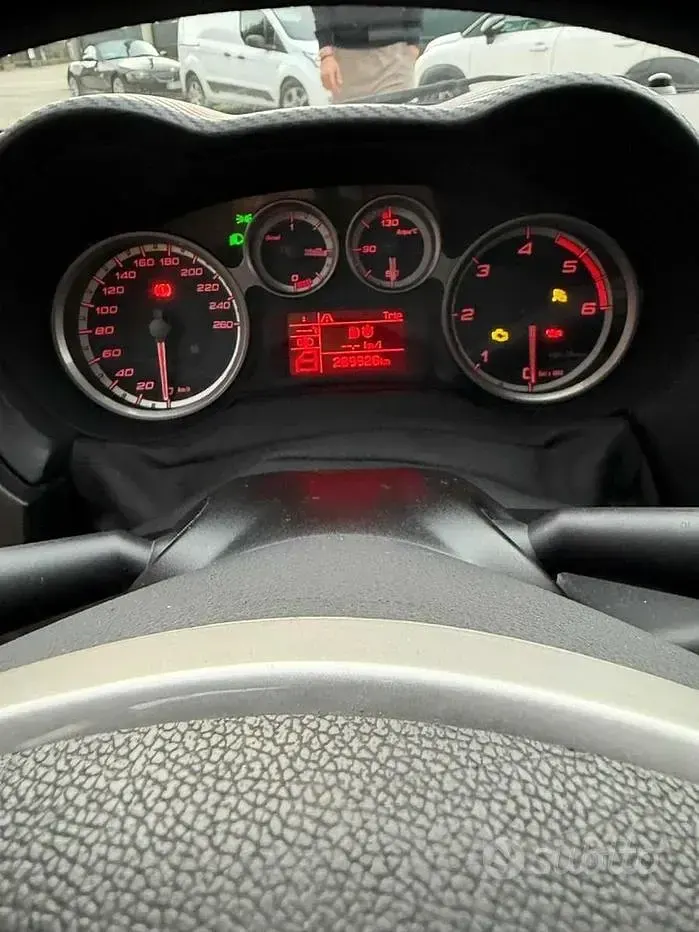 Usata Alfa Romeo MiTo 90 CV (66 kW) 2009 Marrone Utilitaria
