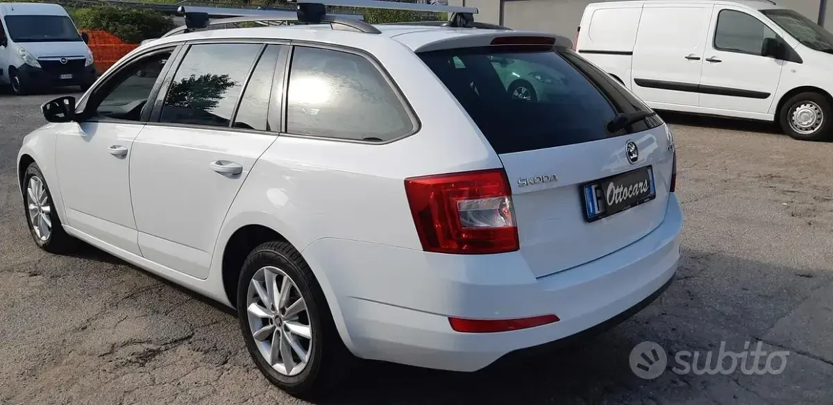 Usata Skoda Octavia Executive 110 CV (80 kW) 2017 Bianco Station wagon