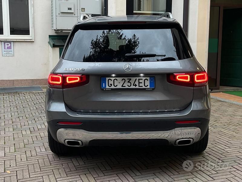 Usata Mercedes GLB200 Premium 163 CV (119 kW) 2020 Grigio SUV