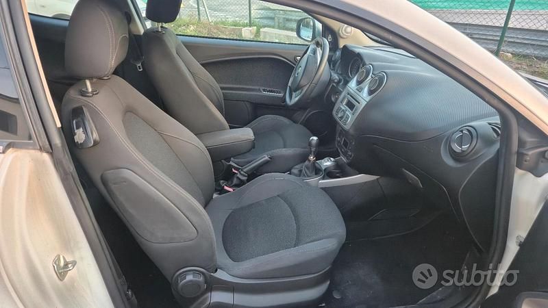 Second-hand Alfa Romeo MiTo 120 CP (88 kW) 2012 Alb Hatchback