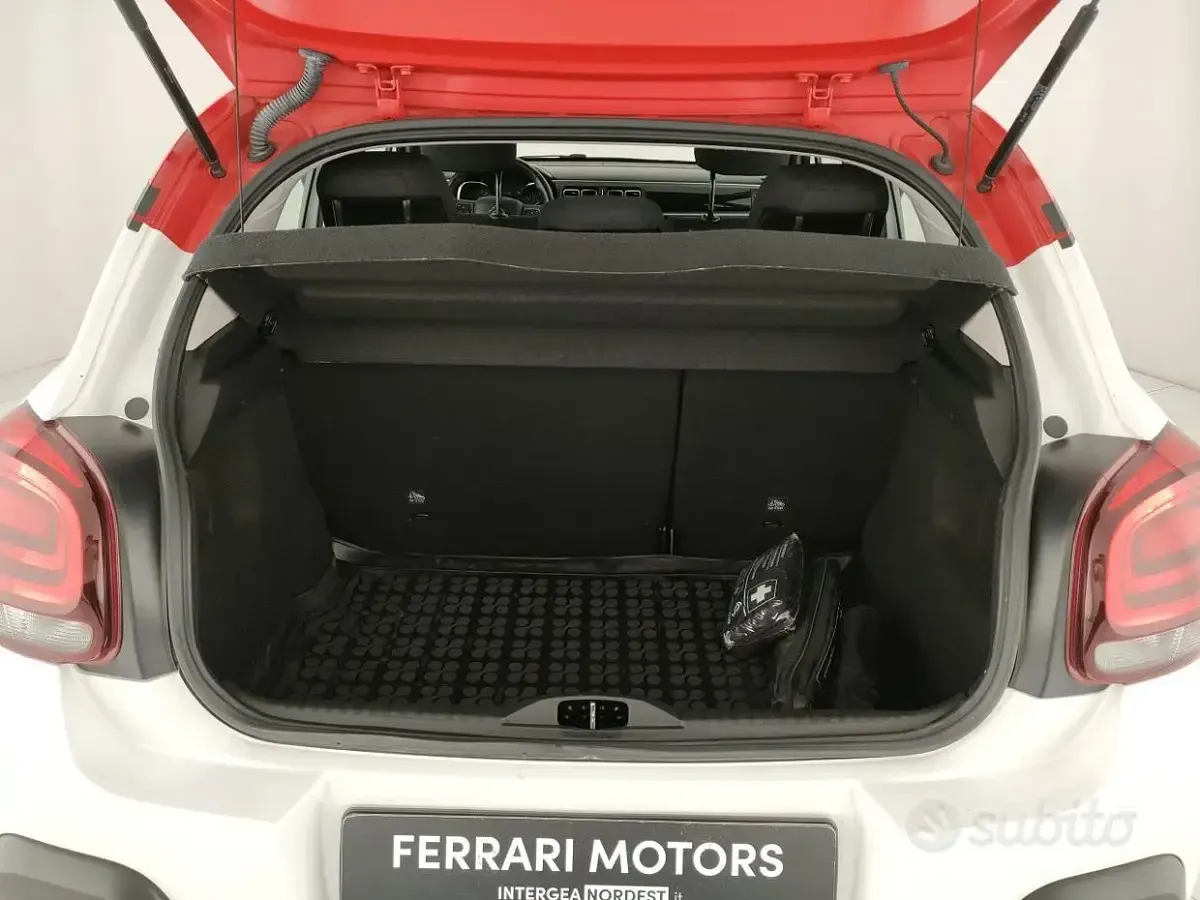 Usata Citroën C3 Shine 102 CV (75 kW) 2018 Bianco Utilitaria