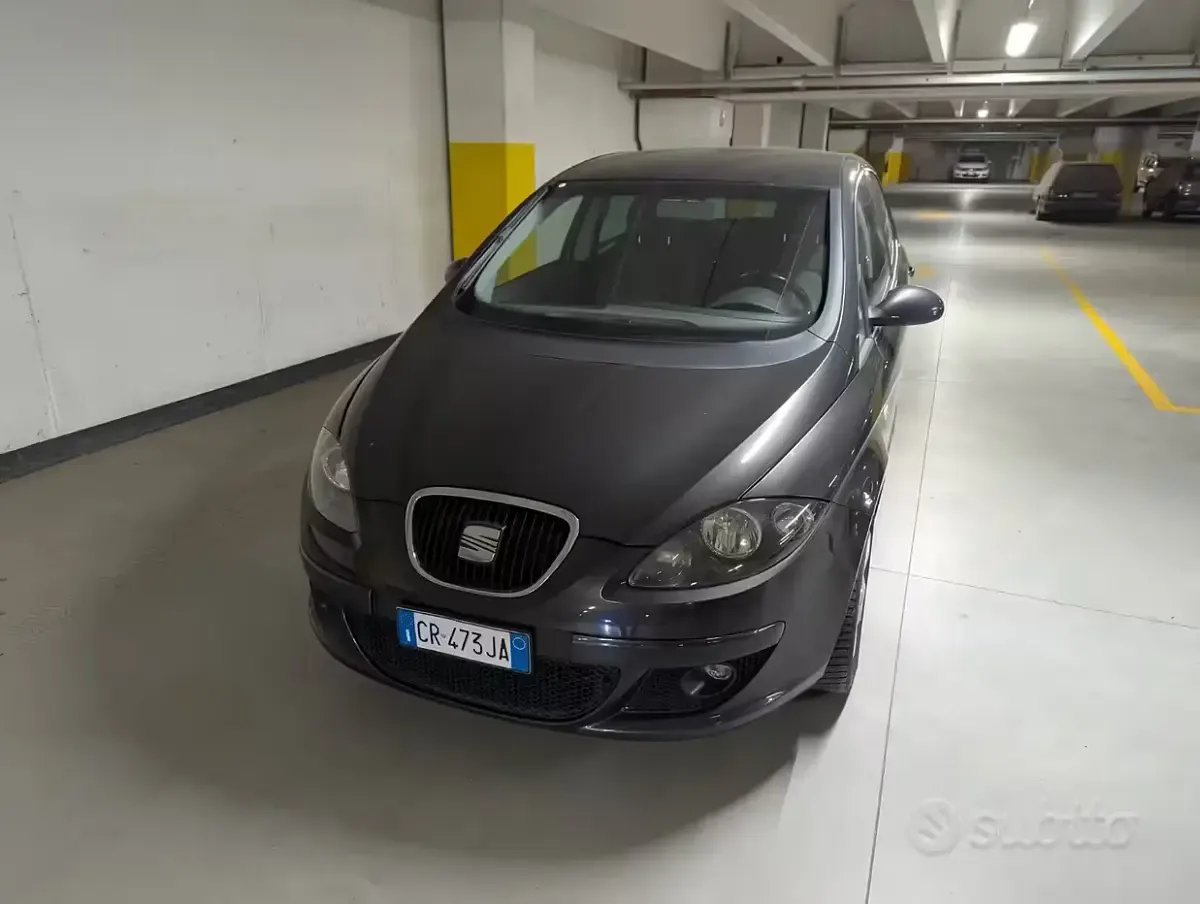 Usata Seat Altea 102 CV (75 kW) 2004 Grigio Monovolume