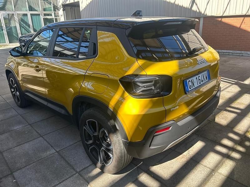 Usado Jeep Avenger Summit 101 HP (74 kW) 2023 Amarelo SUV
