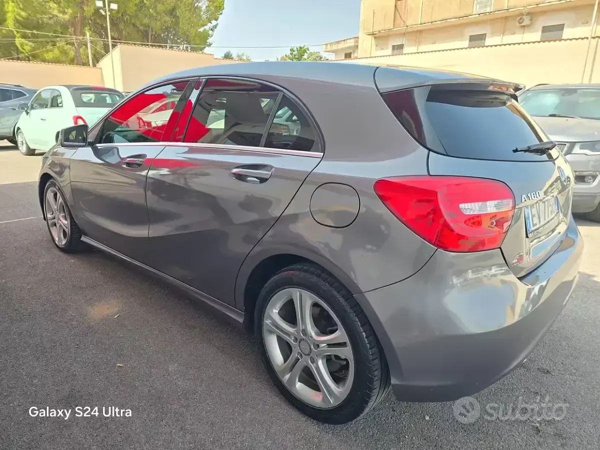 Usata Mercedes A180 109 CV (80 kW) 2015 Grigio Utilitaria