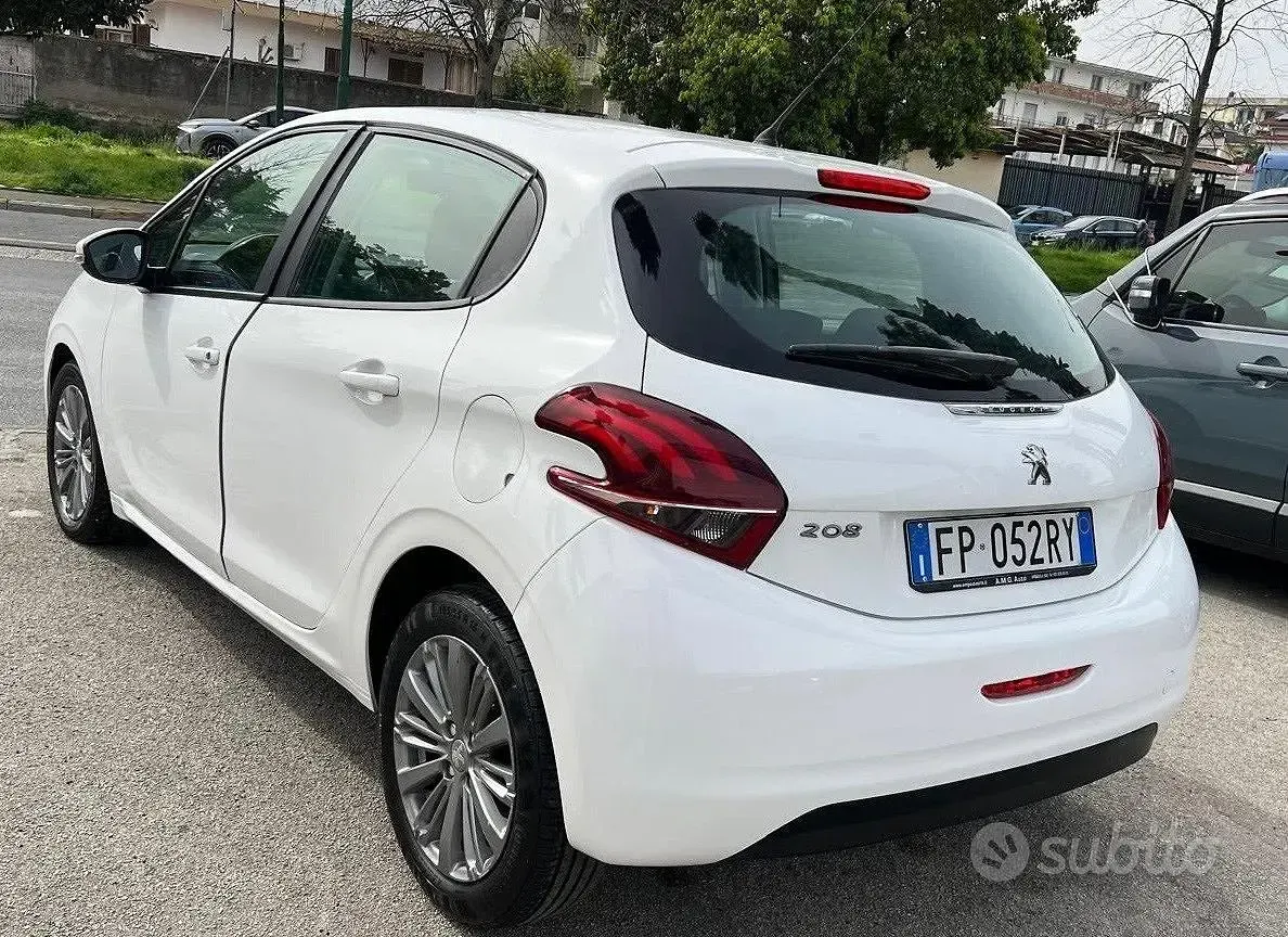 Usata Peugeot 208 Allure 75 CV (55 kW) 2018 Bianco Utilitaria