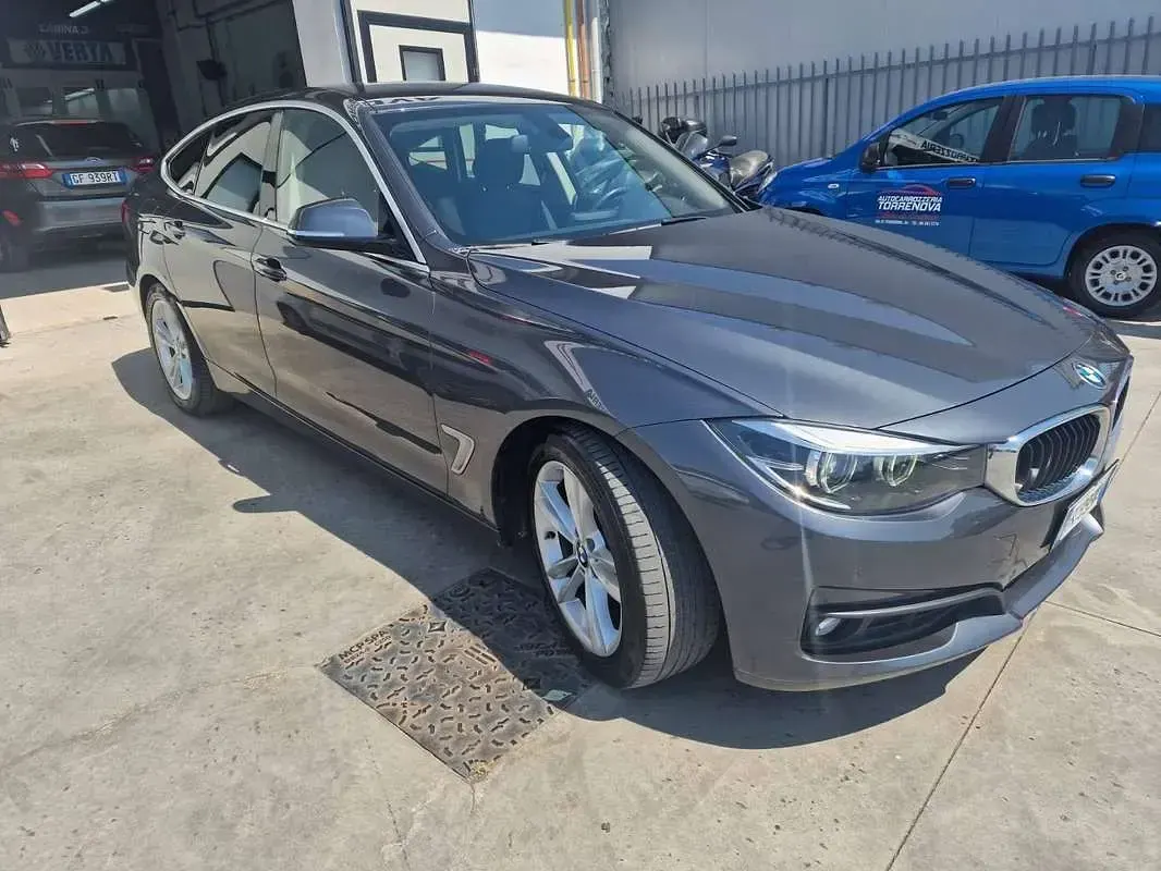 Usata BMW 320 190 CV (139 kW) 2017 Grigio Berlina