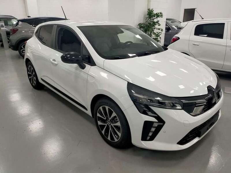 Bianco Nuova 2025 Mitsubishi Colt Invite Tre volumi | 17.490 € (Buon prezzo) - Immagine 1/4