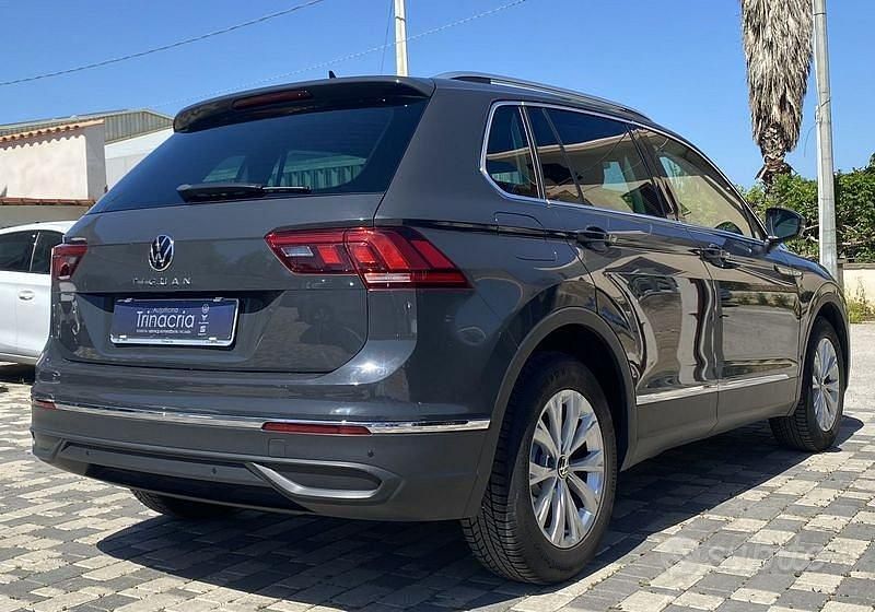 Usata VW Tiguan Life 122 CV (89 kW) 2021 Grigio SUV