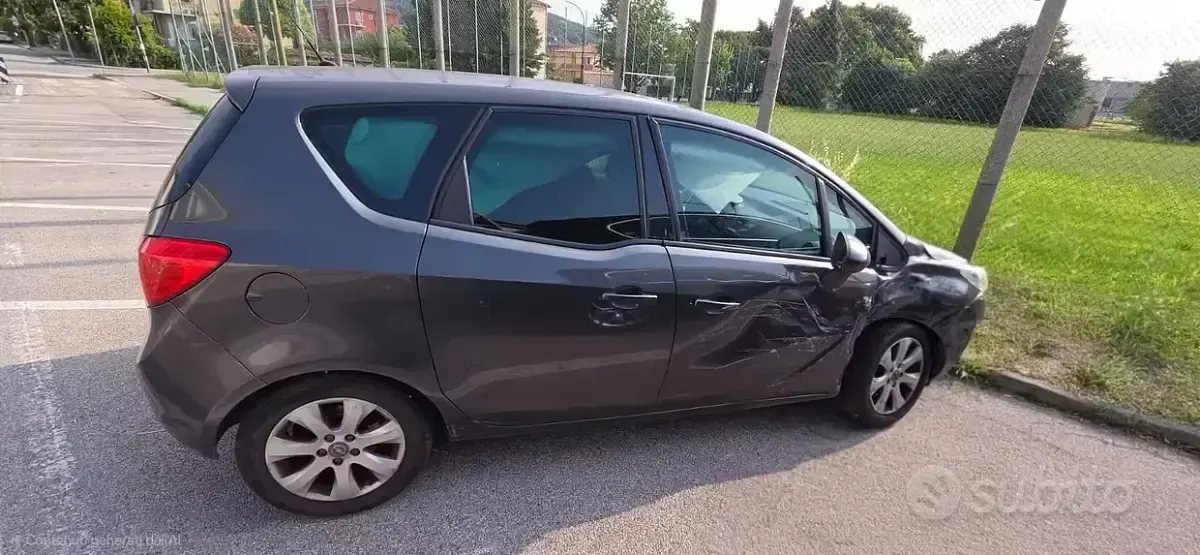 Usata Opel Meriva 95 CV (69 kW) 2011 Marrone Monovolume