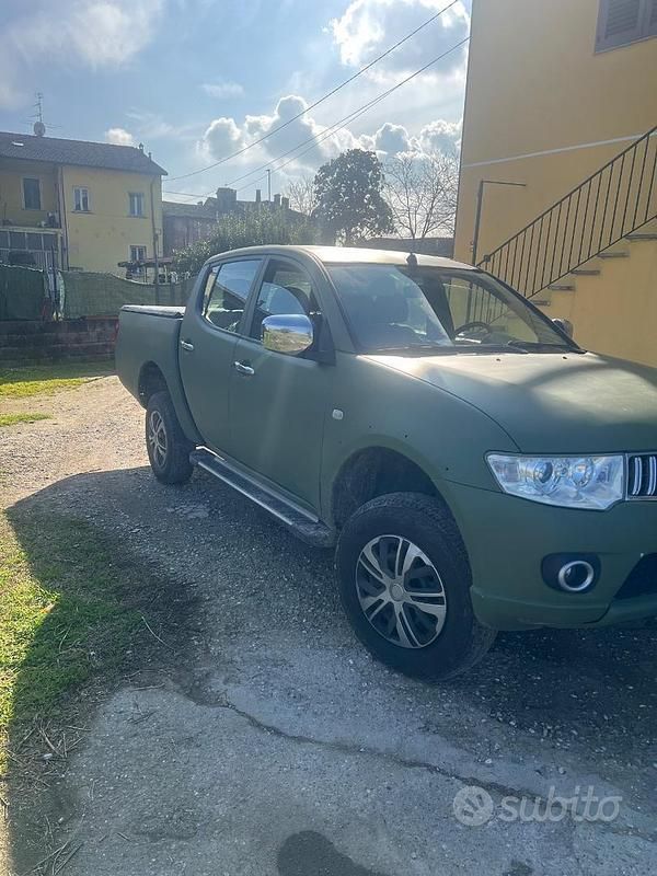 Usata Mitsubishi L200 136 CV (100 kW) 2012 Verde Pick-up