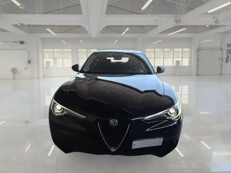 Usata Alfa Romeo Stelvio Business 190 CV (139 kW) 2021 SUV