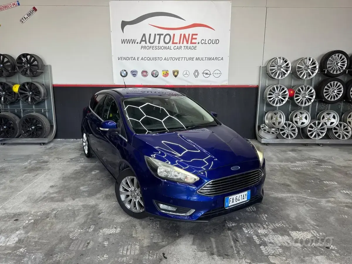 Usata Ford Focus 95 CV (69 kW) 2015 Bluazzurro Berlina