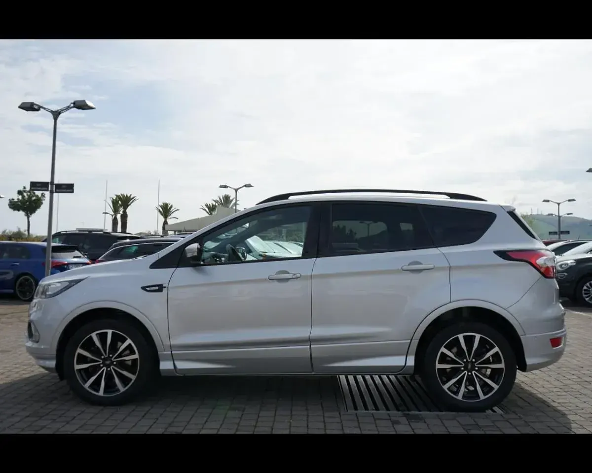 Usata Ford Kuga ST-Line 120 CV (88 kW) 2020 Grigio SUV