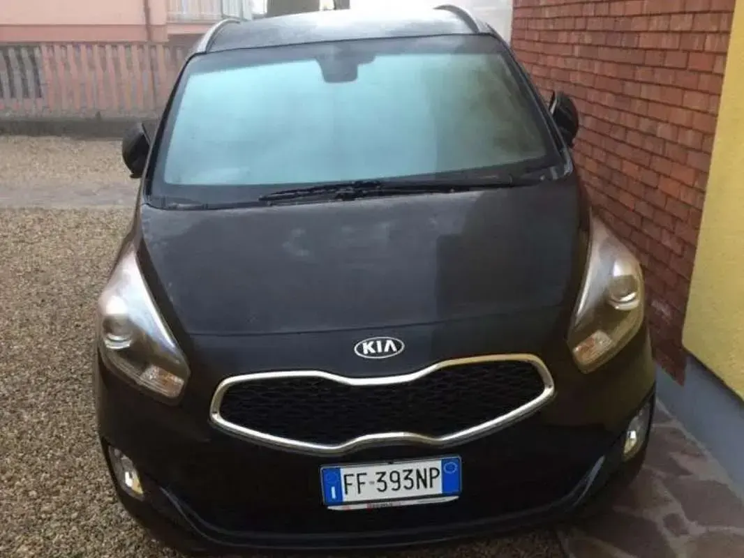 Usata Kia Carens 116 CV (85 kW) 2017 Nero Monovolume