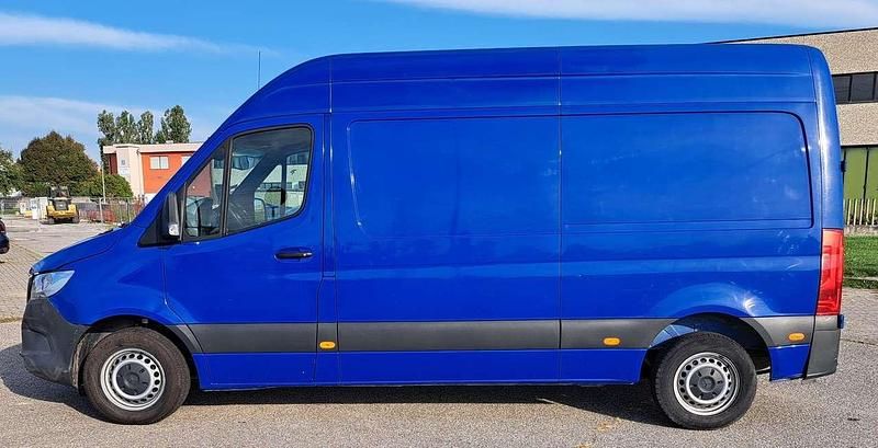 Blu/azzurro Usata 2020 Mercedes Sprinter Furgone | 9100 € (Super prezzo) - Immagine 1/4