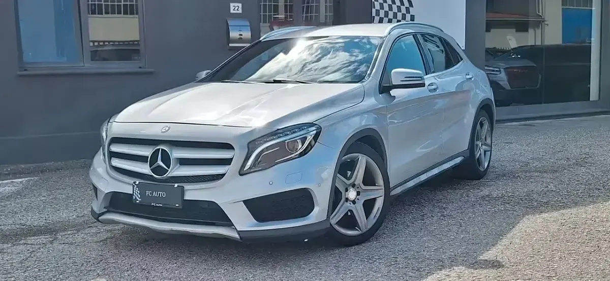 Usata Mercedes GLA200 Premium 136 CV (100 kW) 2015 Argento SUV